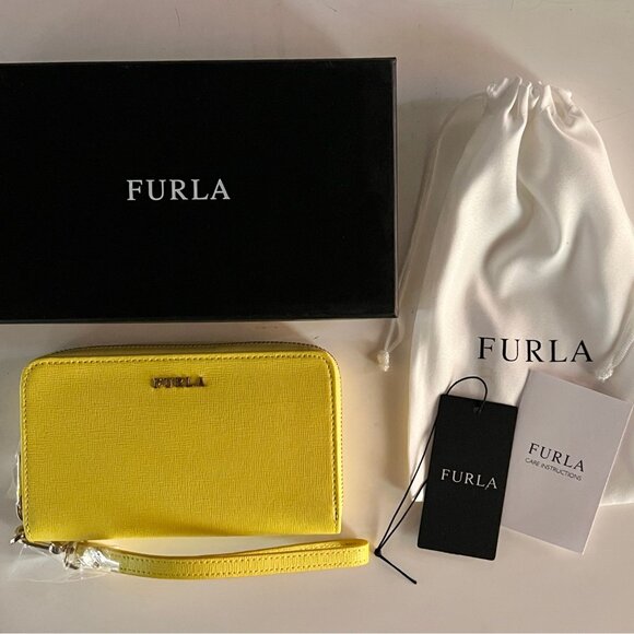 Furla Babylon zip around leather wallet/wristlet. Brand new with tags in box - Picture 5 of 5